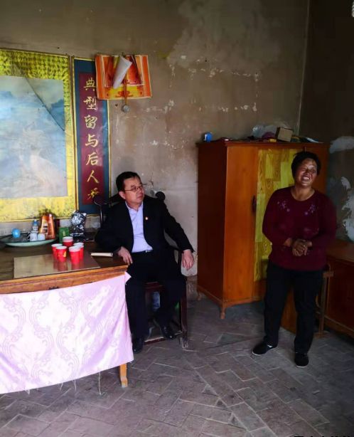 平?jīng)鲢垂鹃_展“踐行初心使命，助推脫貧攻堅(jiān)”主題黨日活動(dòng)(圖2)