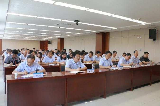 市政府國(guó)資委黨委委員、副主任邊疆到泓源公司講黨課(圖3)