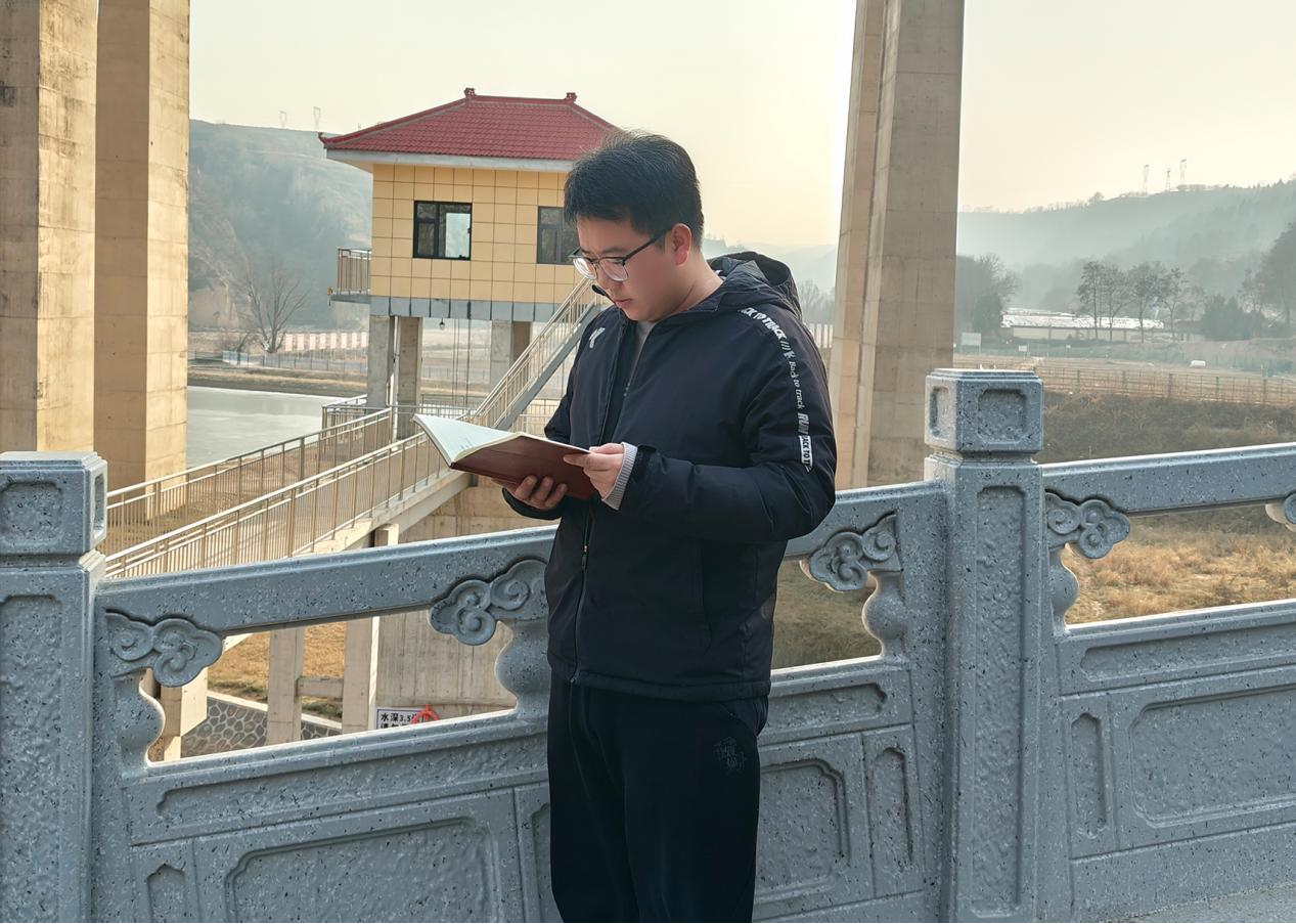 中共平?jīng)鍪谢A(chǔ)產(chǎn)業(yè)投資集團有限公司委員會關(guān)于對2024年度“產(chǎn)投榜樣”進行公示的公告(圖2)